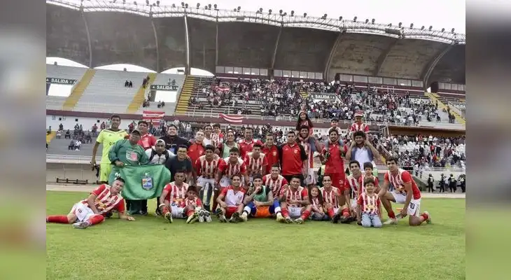 La alegría del fútbol macho se demuestra en cada uno de los partidos.