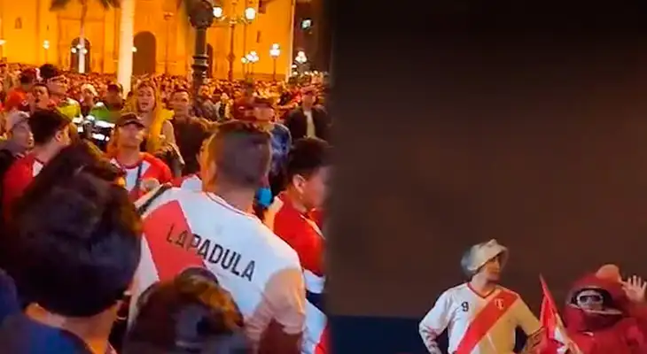 Pelea en Plaza de Armas durante el Perú vs. Venezuela. Pelea en Plaza de Armas durante el Perú vs. Venezuela.