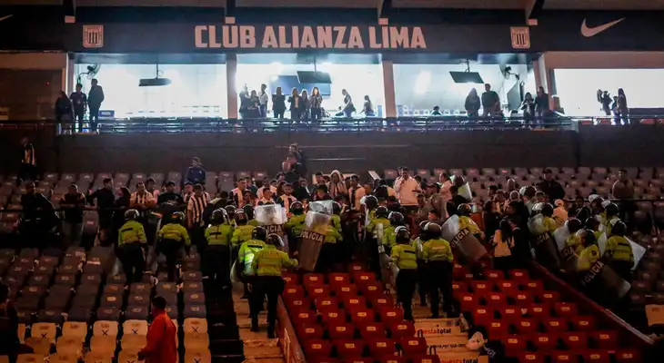 Socios de Alianza Lima expresan su rechazo por el cierre de Matute. Socios de Alianza Lima expresan su rechazo por el cierre de Matute.