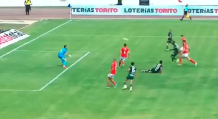 ¡Ay, Waterman! Lukaku blanquiazul falla increíble gol de cara al arco en el Alianza vs. U. Católica