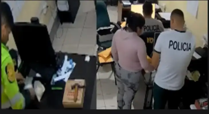 Los policías fueron captados manipulando las pruebas