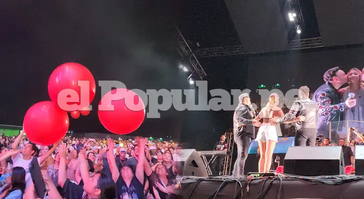 Concierto del amor tuvo a grandes grupos.