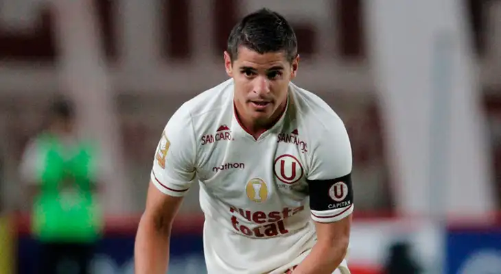 Aldo Corzo es el capitán de Universitario de Deportes. Aldo Corzo es el capitán de Universitario de Deportes.
