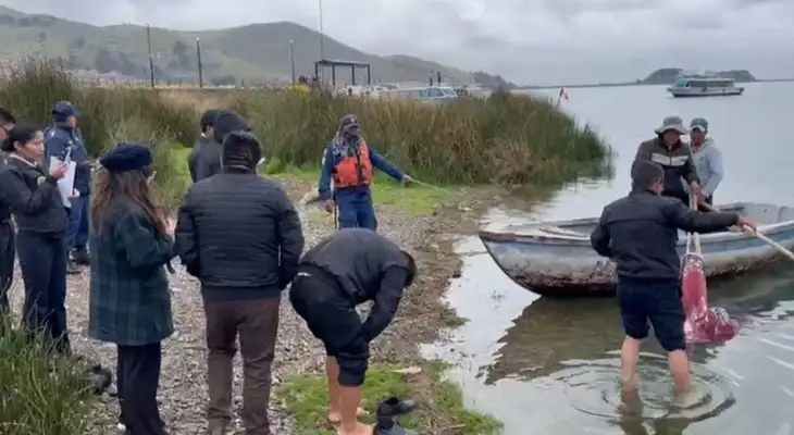 Escenas de dolor. Los familiares del joven no podía creer que el joven estaba muerto.