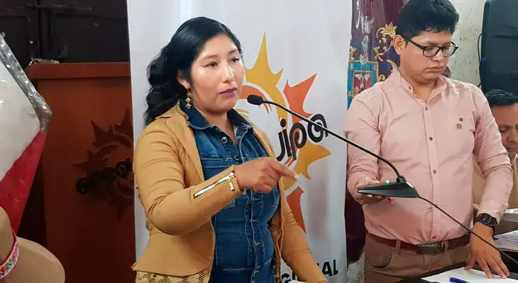 Denuncian a profesora por maltratar a niños de educación inicial. Denuncian a profesora por maltratar a niños de educación inicial.