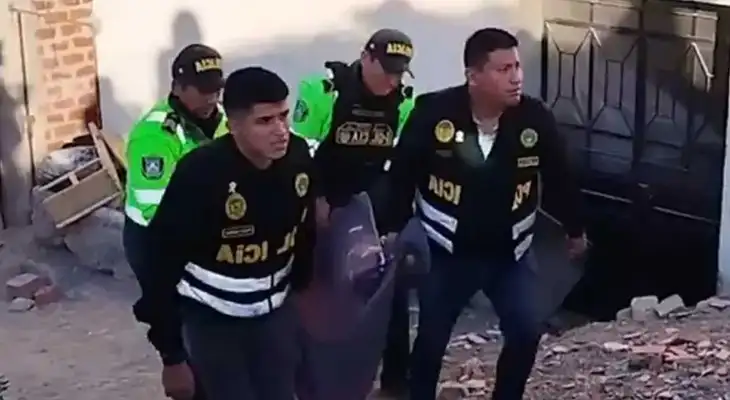 El crimen ha conmocionado a los vecinos de la pareja. Feminicida tenía antecedentes El crimen ha conmocionado a los vecinos de la pareja. Feminicida tenía antecedentes
