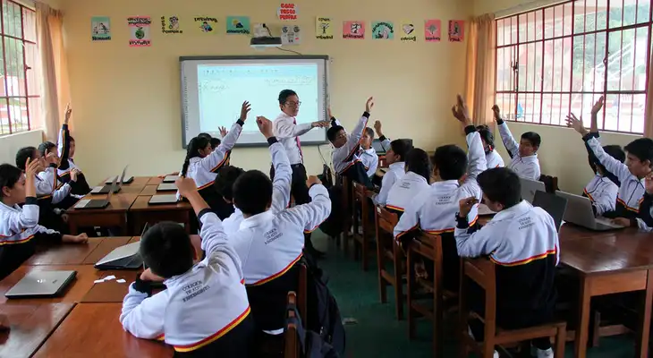 Conoce si este lunes 07 de octubre en los colegios públicos y privados. Conoce si este lunes 07 de octubre en los colegios públicos y privados.