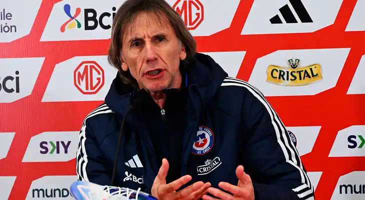 Ricardo Gareca se molestó con los periodistas chilenos por criticarlo. Ricardo Gareca se molestó con los periodistas chilenos por criticarlo.