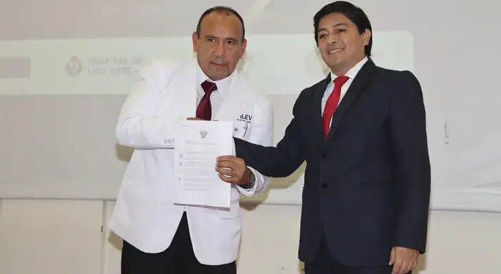 Elio Fitzgerald Rocafuerte Díaz asume su nuevo cargo Elio Fitzgerald Rocafuerte Díaz asume su nuevo cargo