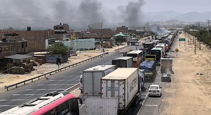 Paro en La Libertad: protestas, bloqueo de la Panamericana Norte, policías heridos y suspensión de clases
