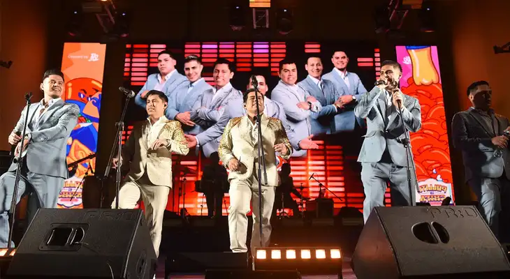 Orquesta Candela brillo en "Pollito con Chaufa" Orquesta Candela brillo en "Pollito con Chaufa"