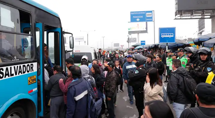Nuevo paro de transportistas podría darse en enero 2026.