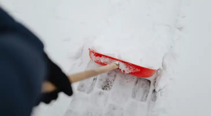 Tormenta invernal y riesgo cardíaco la edad clave que debes conocer antes de palear nieve. Tormenta invernal y riesgo cardíaco la edad clave que debes conocer antes de palear nieve.