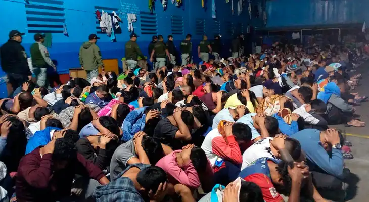 Gobierno dispone rapado y uso obligatorio de uniformes para internos de penales a nivel nacional Gobierno dispone rapado y uso obligatorio de uniformes para internos de penales a nivel nacional