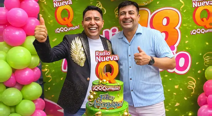 Edwin Sierra junto a Oscar del Río celebraron los 18 años de radio Nueva Q. Edwin Sierra junto a Oscar del Río celebraron los 18 años de radio Nueva Q.